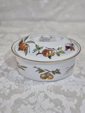 Royal Worcester Evesham Covered Casserole Dish.